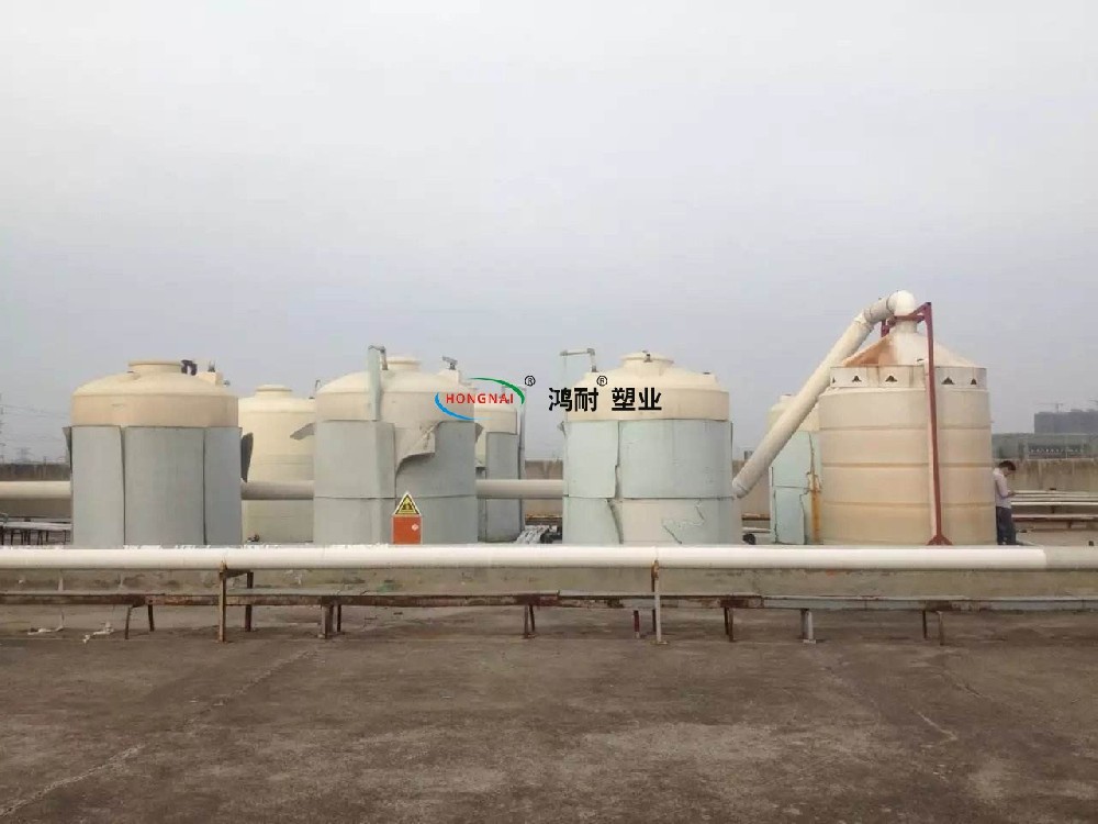 塑料水箱-最受企業(yè)歡迎的理想型化工防腐儲罐